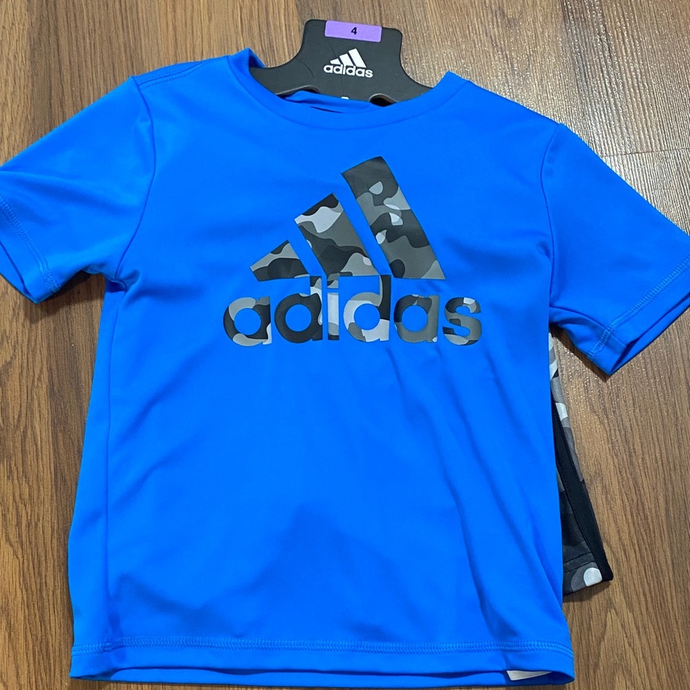adidas. Bright Blue Short Sleeve Tee with Camo Logo & Camo Shorts. 4T